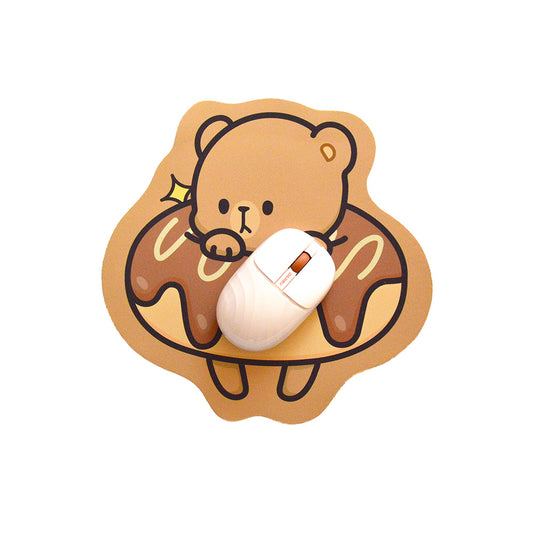 Lille cartoon musemåtte brun bjørn