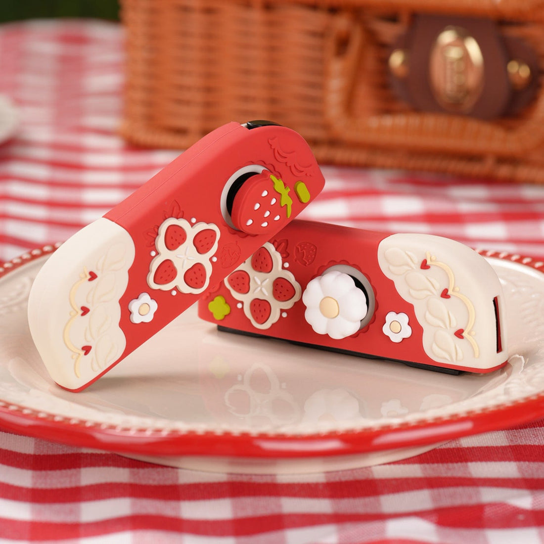 Nintendo Switch og OLED Cream Strawberry silikoneskin